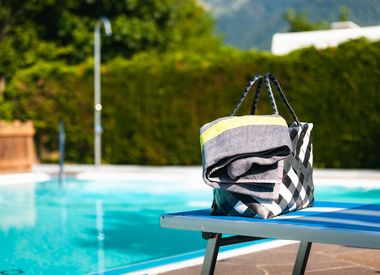 Schwimmbad Freibad Sommer Badetasche Handtuch Camping Völlan