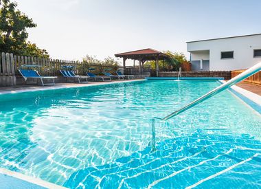 Piscina all'aperto Rilassante Sdraio Estate Campeggio Foiana